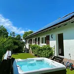 Gem With Hot Tub, Sauna And Castle View 別荘