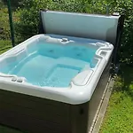 Gem With Hot Tub, Sauna And Castle View 別荘