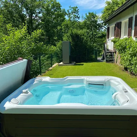Gem With Hot Tub, Sauna And Castle View *