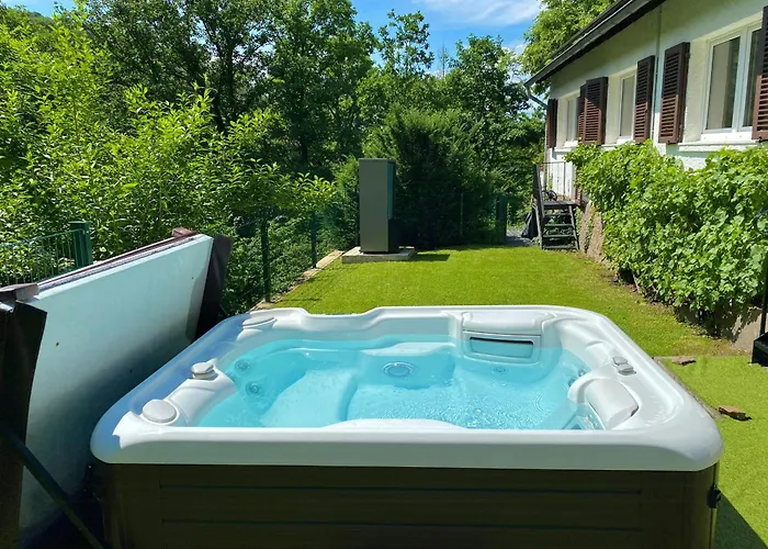 Gem With Hot Tub, Sauna And Castle View *