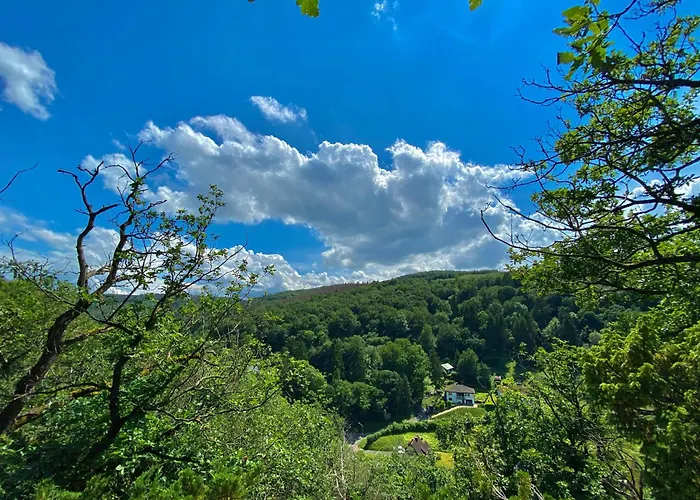 Semesterbostad Gem With Hot Tub, Sauna And Castle View